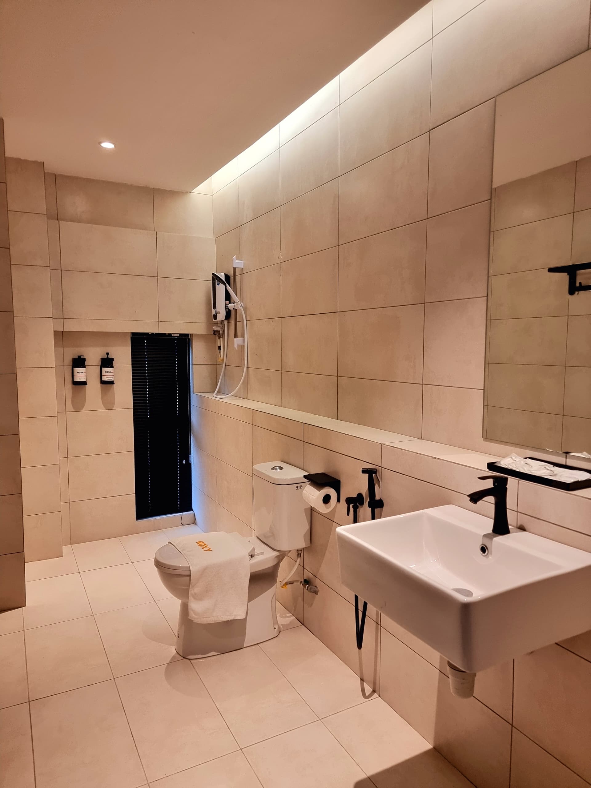 https://ibook.com.my/storage/17385/TRIPLE-ROOM-4.jpeg