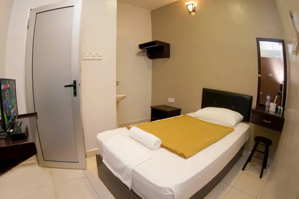 https://ibook.com.my/storage/4693/SINGLE-ROOM-(2).jpg