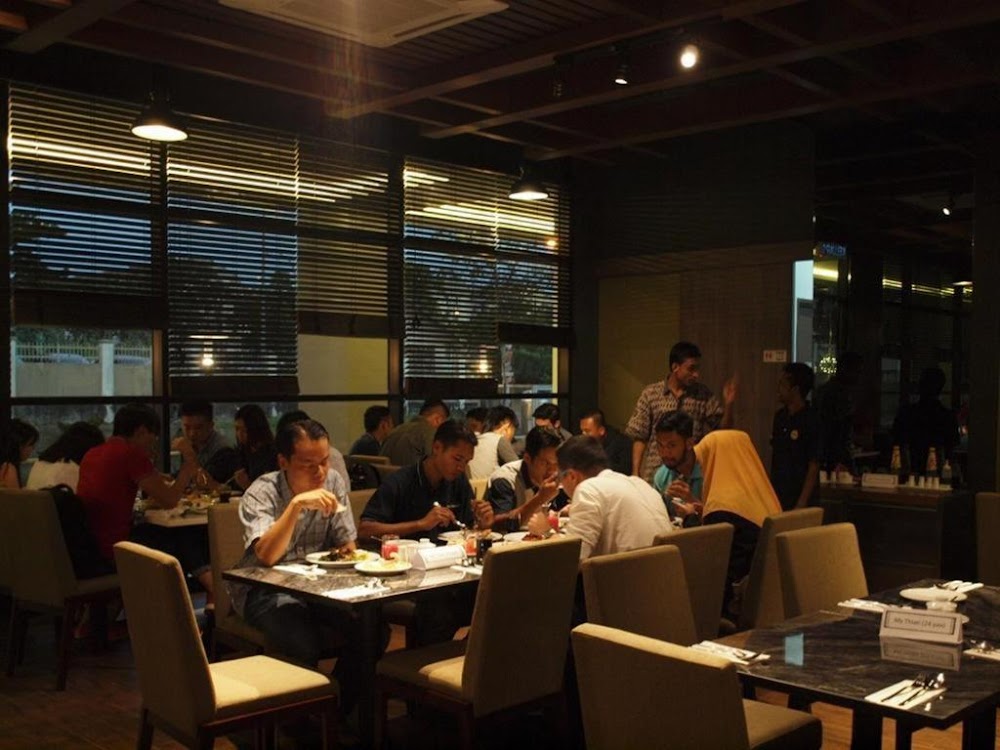 Dining Station