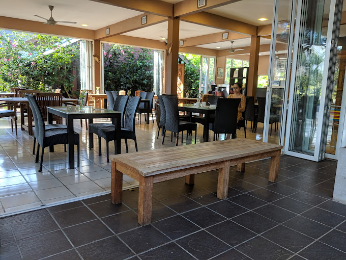 Dining Station
