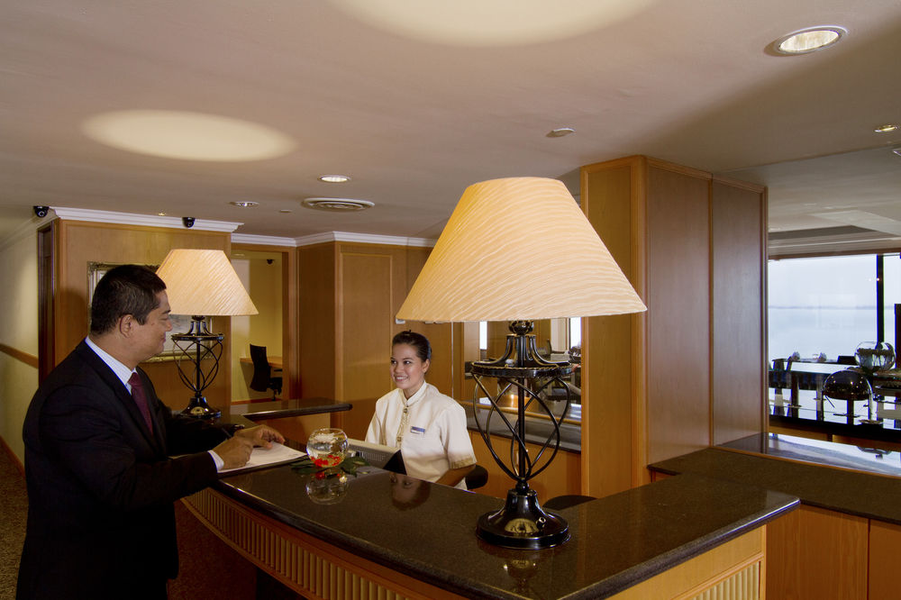 Hotel Lounge