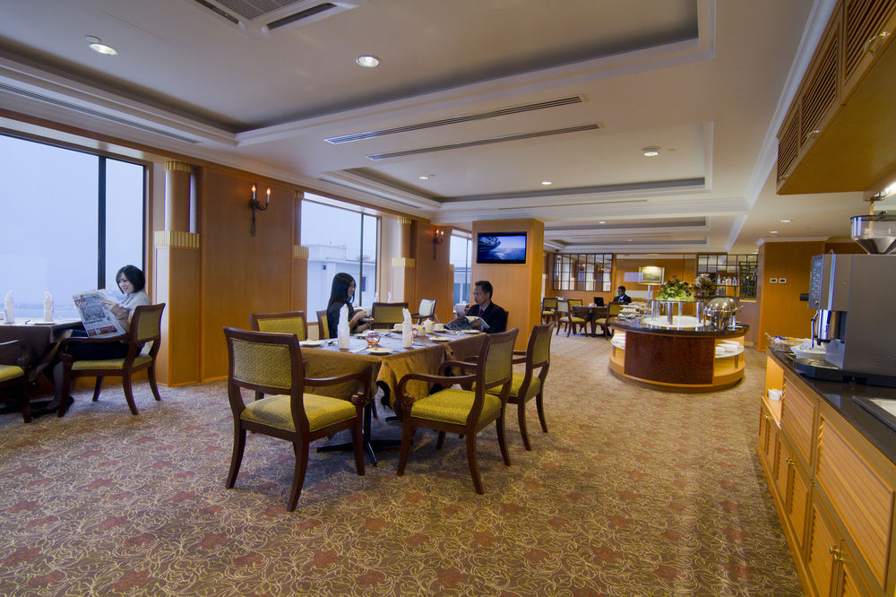 Hotel Lounge