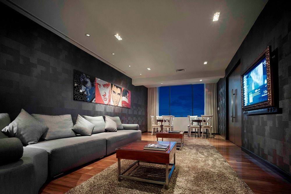 Executive Lounge