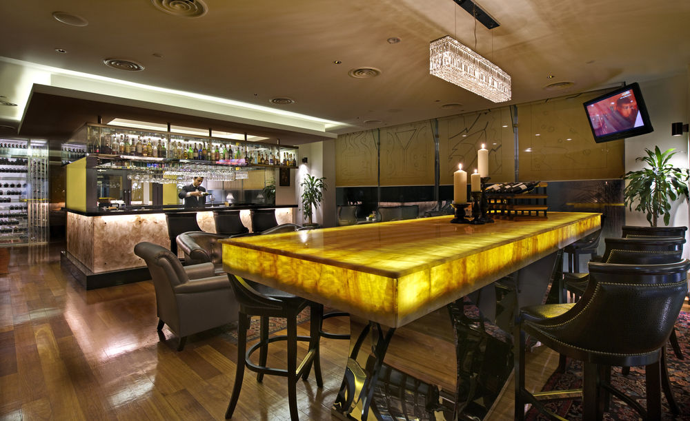Hotel Bar